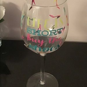 SHOE’S  WINE GLASS